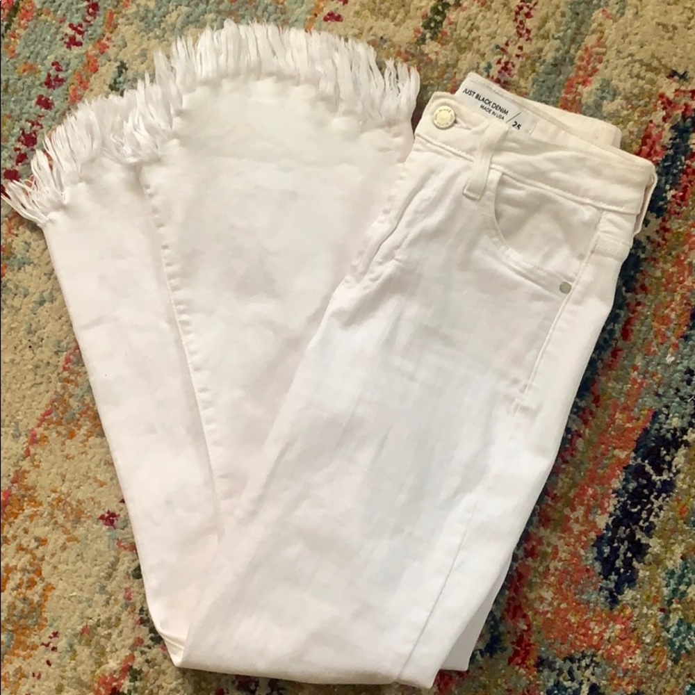 White fringe bottom jeans Size 25